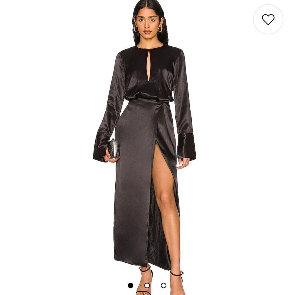 NWT Revolve L’Academie Ricci Maxi Dress Satin
Keyhole In Black Large